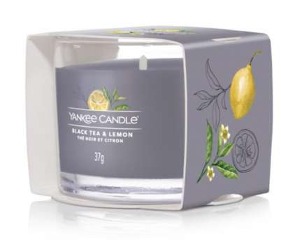 DÁREK: Osvěžující votivní svíčka Yankee Candle BlackTea & Lemon