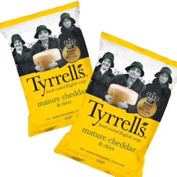 Brambůrky Tyrrells s příchutí zralého cheddaru a pažitky