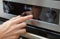 Elektrický sporák Gorenje GEC5C41SG – objem 70 l, šedý
