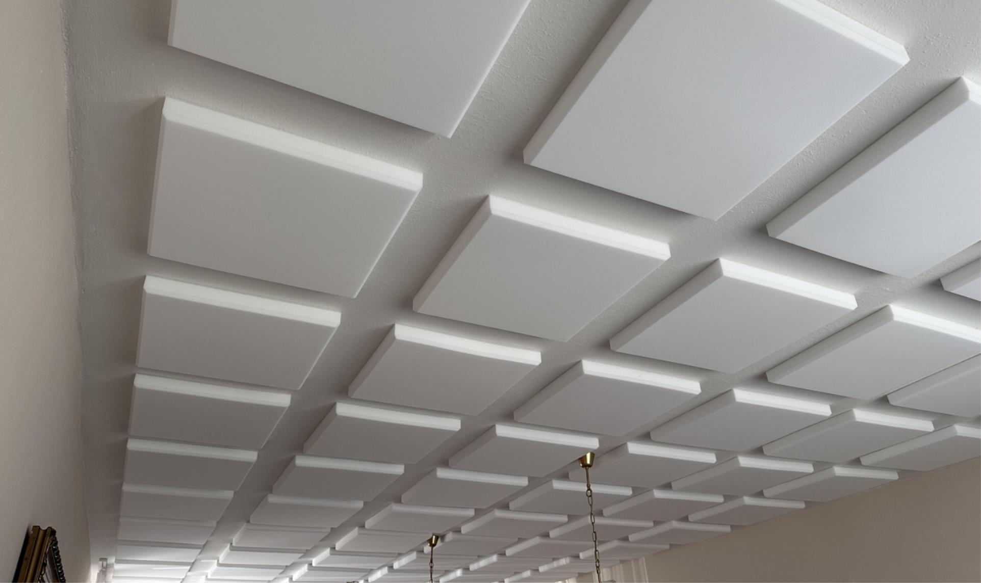 Akustická melaminová deska 50 x 50 cm - s fazetou, bílá