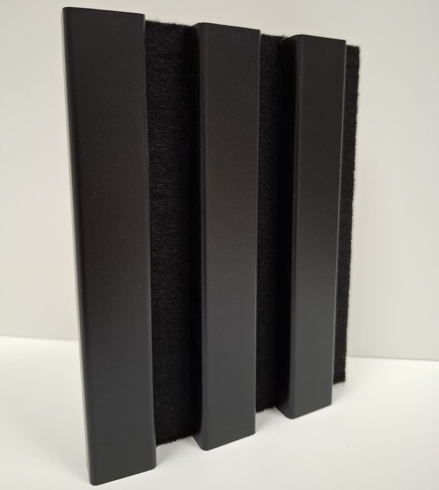 Akustický panel na filcu - 2,08 m2, folie, černý